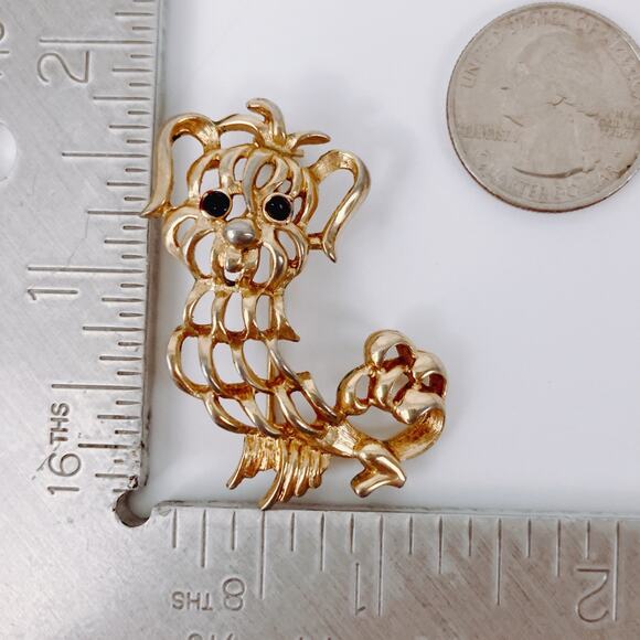 VTG Signed Avon Dog Brooch Figural 1960s Mid Century Gold Tone Animal Pet Pin - Picture 8 of 8